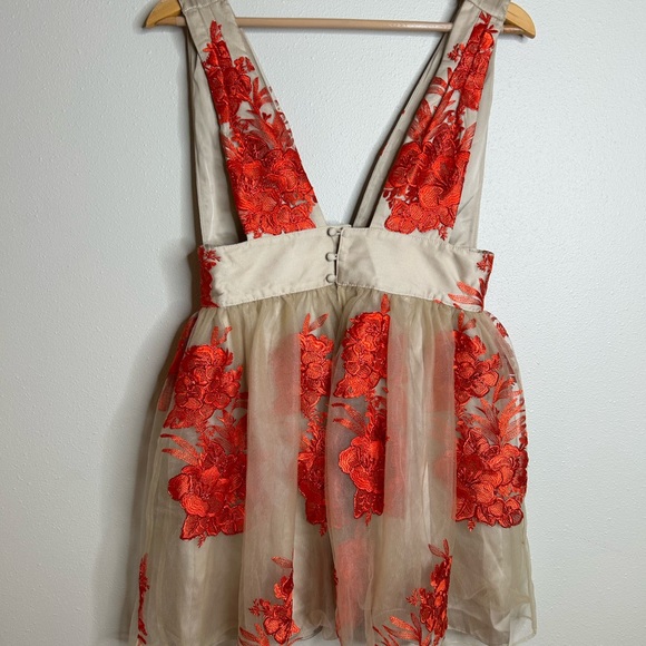 BNWOT Free People Sarah embroidered red floral lace mini dres - Picture 5 of 7